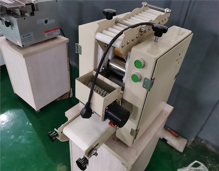 Small Dumpling Wrapper Skin Making Machine
