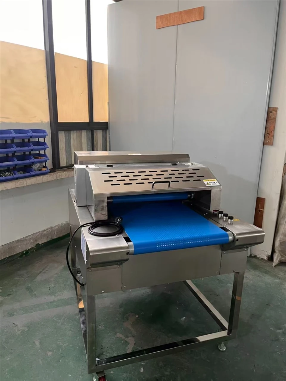 Cake base cutting machine (2)