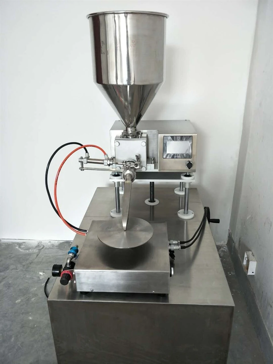 Small Birthday Cake Icing Machine factory